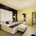 Estelle Líndos