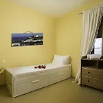 Estelle لينثوس